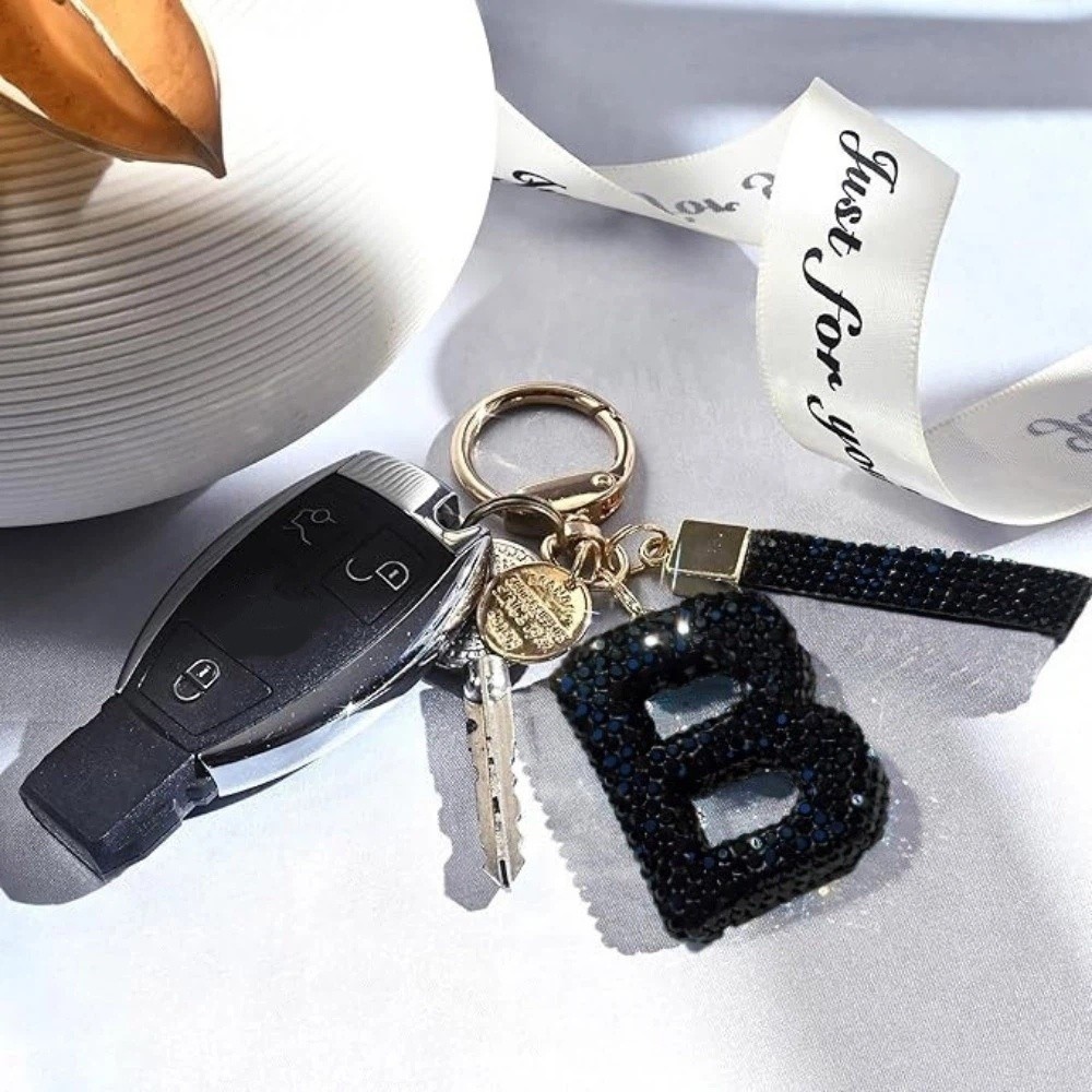 Luxury Bags Yellow - Chaveiro Luxuoso com Pingente de Letra