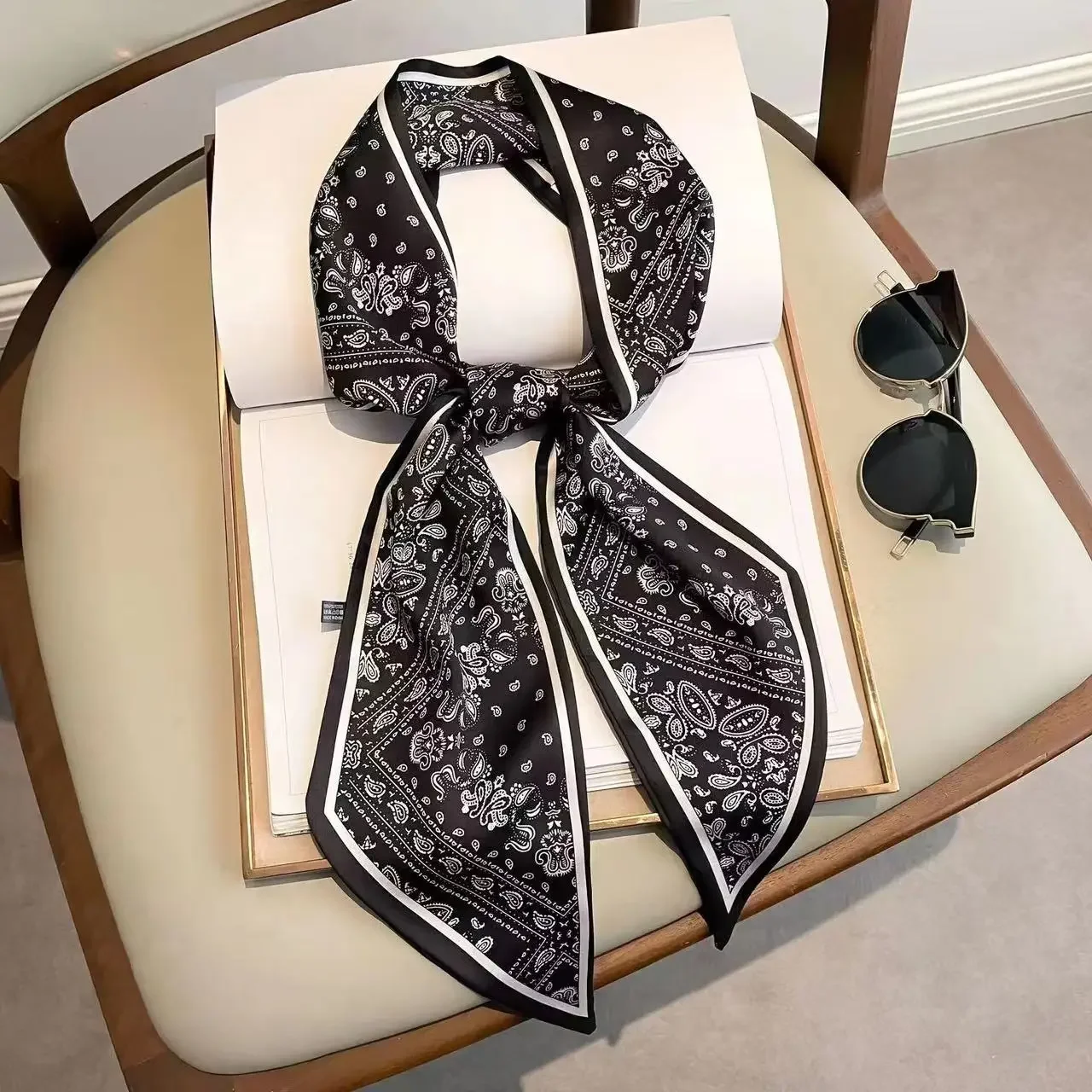 Lenço Estreito Estampado Xadre - Luxury Bags For Travel avaliação e preço